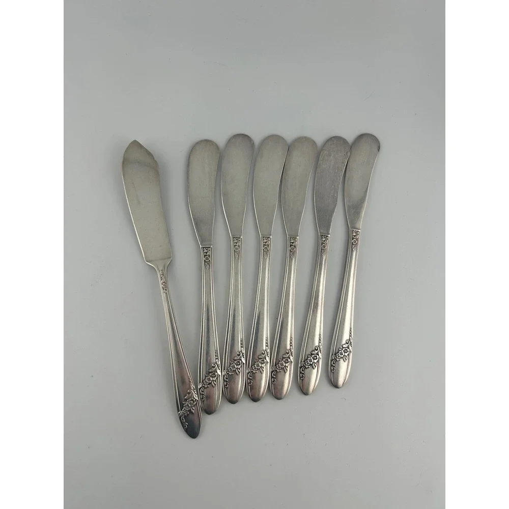 Set of 7 Vintage Oneida Community Tudor Plate Silver Plated Butter Knives Floral
